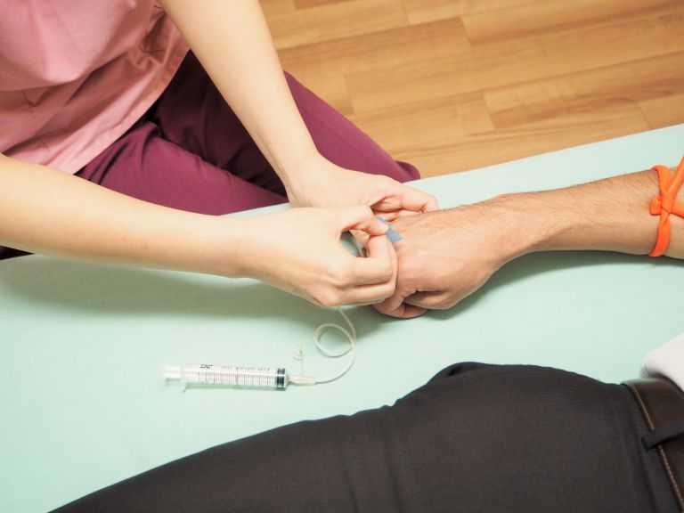 人口大国インドが挑む多層的医療とワクチン普及の最前線